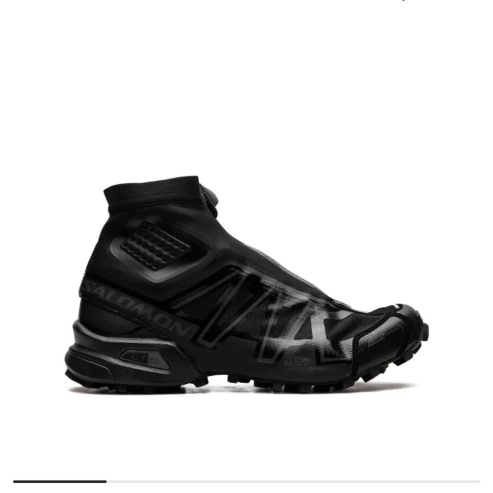 Like new Salomon snowcross zip up hightops US men’s 7.5 / women’s 8.5